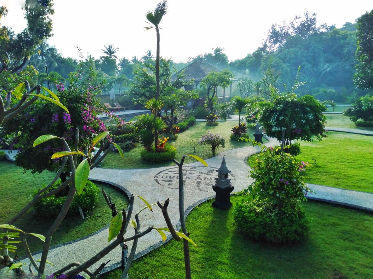 Kubu Kangin Resort Amed  Exterior photo
